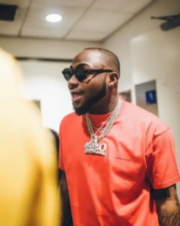 “God Punish U!” Davido Rebuffs News Report On Break-up